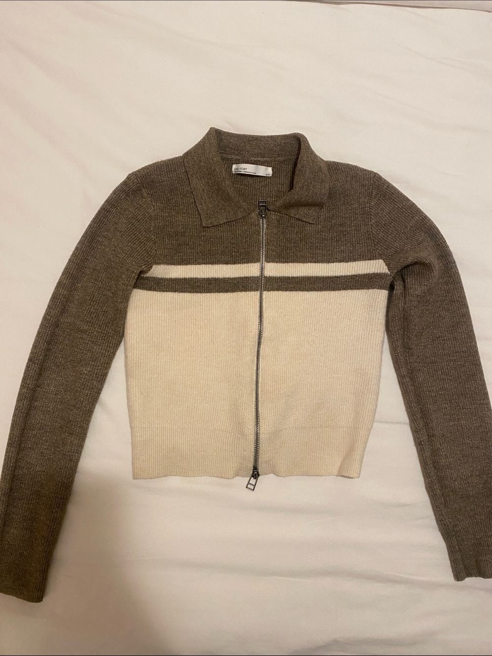 Oak Cropped Zip-Front Knit Sweater in Taupe and Cream